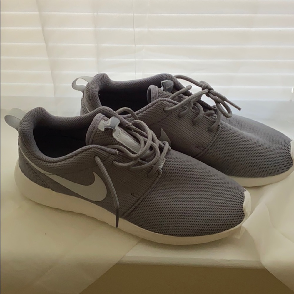 Women’s sneakers